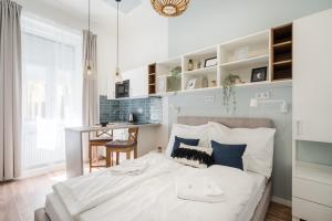 Posteľ alebo postele v izbe v ubytovaní A13- Boutique Apartments, Best Location, by BQA