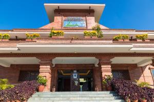Framhlið eða inngangur Hotel Ananda Pashupati