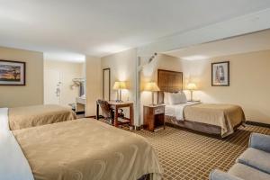 Postel nebo postele na pokoji v ubytování Quality Inn Ozona I-10