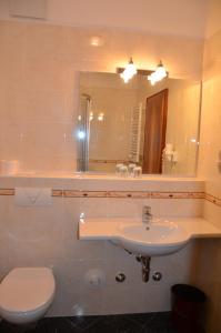 Koupelna v ubytování Hotel Greifenstein