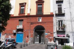 Budova, v ktorej sa apartmán nachádza