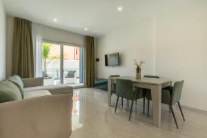 Μια τηλεόραση ή/και κέντρο ψυχαγωγίας στο Residence Meridian Unità 1