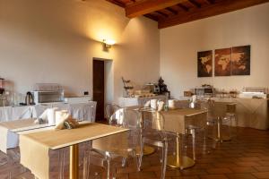 Restoran või mõni muu söögikoht majutusasutuses Villa Montarioso