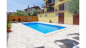 Bazén v ubytování Holiday Home Vlady by Rent Istria nebo v jeho okolí