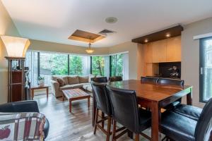 Χώρος καθιστικού στο Condo avec parc aquatique !