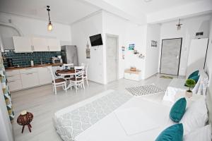 Gallery image of Beach Breeze Residence in Mamaia Nord +8 photos