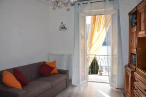 Posezení v ubytování La Resilienza, apartment with view, Carate Urio