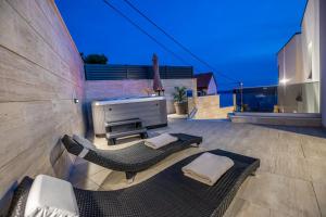 Fotografia z galérie ubytovania Villa Marassi with Heated Pool, Hot Tub and Sauna v destinácii Crikvenica