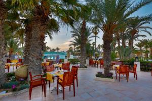 Ein Restaurant oder anderes Speiselokal in der Unterkunft Yadis Djerba Thalasso & Golf 
