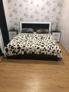 Postel nebo postele na pokoji v ubytování Akhaltsikhe hotel “Sunny House”