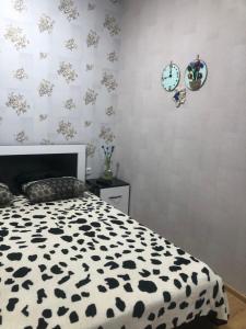 Postel nebo postele na pokoji v ubytování Akhaltsikhe hotel “Sunny House”