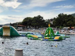 Πισίνα στο ή κοντά στο Casa Bianca Apartman Dramalj