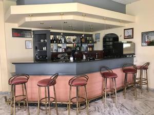 Lounge nebo bar v ubytování Batis Hotel