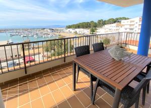 Balkón alebo terasa v ubytovaní Apartaments Club Nautic L'Escala