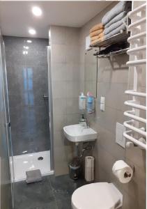 Vonios kambarys apgyvendinimo įstaigoje Przystanek Tykocin - apartamenty gościnne
