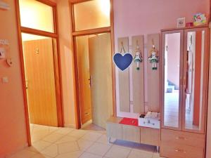 Zdjęcie z galerii obiektu Apartment in Seline - Paklenica Riviera 41566 w mieście Seline +20 zdjęć