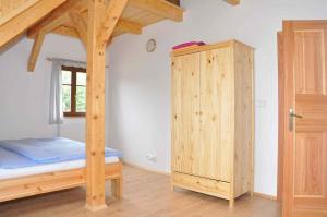 Кровать или кровати в номере Holiday home in Zahori u Semil - Isergebirge 38483