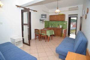 Kuchyňa alebo kuchynka v ubytovaní Apartment in Kukljica - Insel Ugljan 39720
