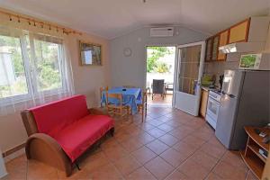 מטבח או מטבחון ב-Apartments in Veli Losinj 33612