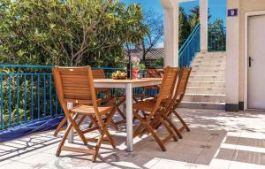 Balkón alebo terasa v ubytovaní Apartment in Crikvenica 38031