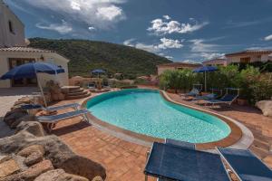 Bazén v ubytovaní Holiday home Budoni - Insel Sardinien 27735 alebo v jeho blízkosti