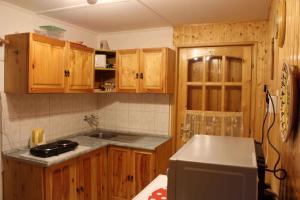 Zdjęcie z galerii obiektu Holiday home in Balatonfenyves 33374 w mieście Balatonfenyves