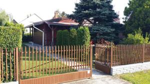 Fotografie z fotogalerie ubytování Holiday home in Balatonfenyves 33374 v destinaci Balatonfenyves