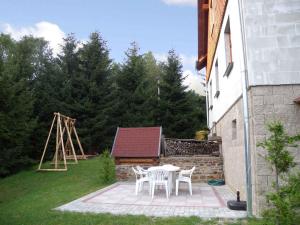 Vonkajšia záhrada v ubytovaní Apartments in Bublava - Erzgebirge 1704