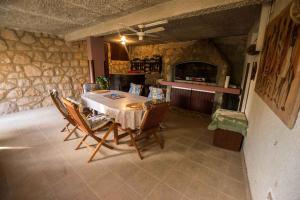 Fotografie z fotogalerie ubytování Apartments in Starigrad-Paklenica 6846 v destinaci Starigrad-Paklenica
