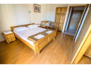 Fotografie z fotogalerie ubytování Apartments in Starigrad-Paklenica 6882 v destinaci Starigrad-Paklenica