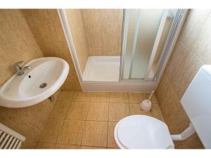 Fotografie z fotogalerie ubytování Apartments in Starigrad-Paklenica 6882 v destinaci Starigrad-Paklenica