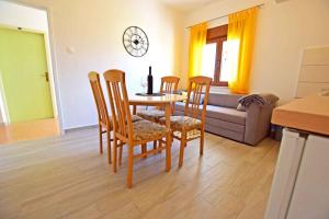 Fotografia z galérie ubytovania Apartment in Starigrad-Paklenica 34350 v destinácii Starigrad-Paklenica