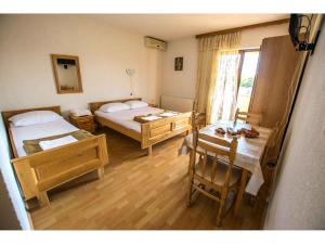 Fotografie z fotogalerie ubytování Apartments in Starigrad-Paklenica 6882 v destinaci Starigrad-Paklenica