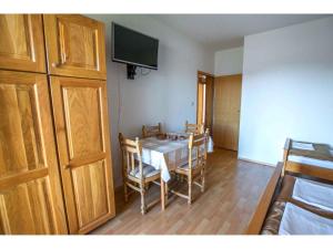 Fotografie z fotogalerie ubytování Apartments in Starigrad-Paklenica 6882 v destinaci Starigrad-Paklenica