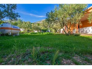 Fotografie z fotogalerie ubytování Apartments in Starigrad-Paklenica 6882 v destinaci Starigrad-Paklenica