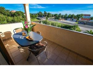 Fotografie z fotogalerie ubytování Apartments in Starigrad-Paklenica 6882 v destinaci Starigrad-Paklenica