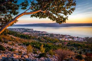 Fotografie z fotogalerie ubytování Apartments in Starigrad-Paklenica 6882 v destinaci Starigrad-Paklenica