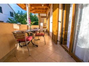 Fotografie z fotogalerie ubytování Apartments in Starigrad-Paklenica 6882 v destinaci Starigrad-Paklenica