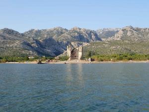 Fotografie z fotogalerie ubytování Apartments in Starigrad-Paklenica 6882 v destinaci Starigrad-Paklenica