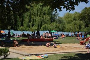 バラトンフューズフーにあるHoliday home Balatonfűzfo/Balaton 27729のギャラリーの写真