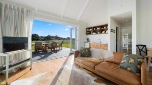 Χώρος καθιστικού στο Te Whare Hipi - Martinborough Holiday Home