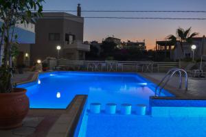 Bazén v ubytování Sofia Apartments nebo v jeho okolí