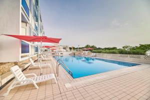 Der Swimmingpool an oder in der Nähe von Hotel Plavi Plava Laguna