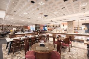 Restoran või mõni muu söögikoht majutusasutuses Hotel Château Anping
