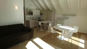 Kuchyň nebo kuchyňský kout v ubytování Lakecomoweb Apartments