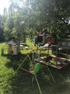 Herní místnost nebo prostor pro děti v ubytování Studio privé