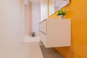 Zdjęcie z galerii obiektu Realkasa Luxury S.Orsola Apartments w Bolonii