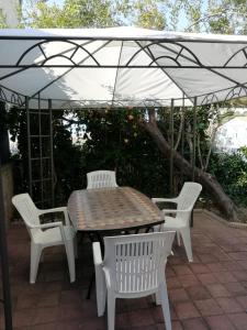 Patio nebo venkovní prostory v ubytování Apartman 1 Ivona s pogledom na more