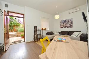 Posedenie v ubytovaní Apartman Perović