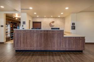 Area lobi atau resepsionis di Comfort Suites Broomfield-Boulder-Interlocken
